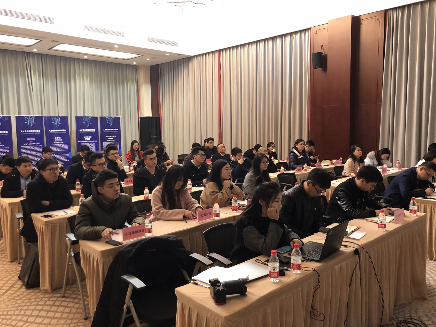 微信图片_20190319110519_副本.jpg